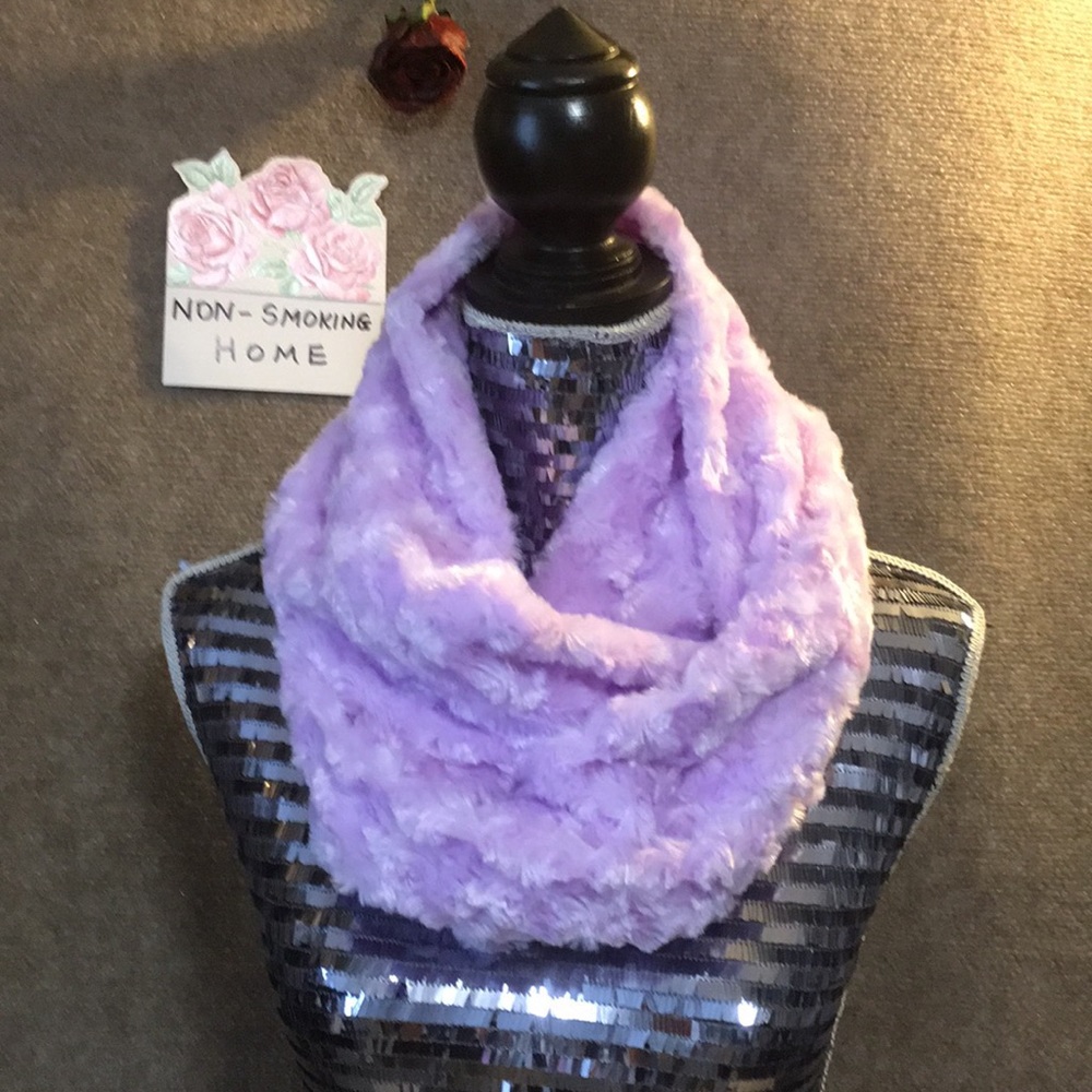 Lavender Custom Made Faux Fur Plush Scarf Nwot - image 2